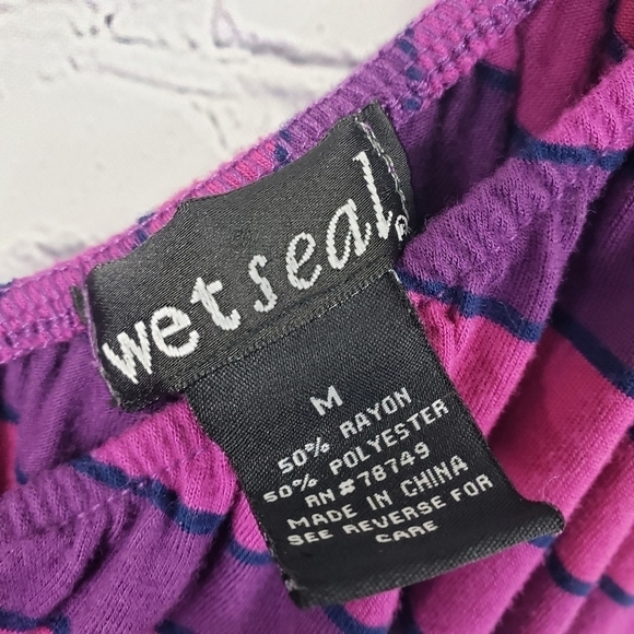 WET SEAL Stretch V-Neck Striped Casual Top Size M - Picture 7 of 8